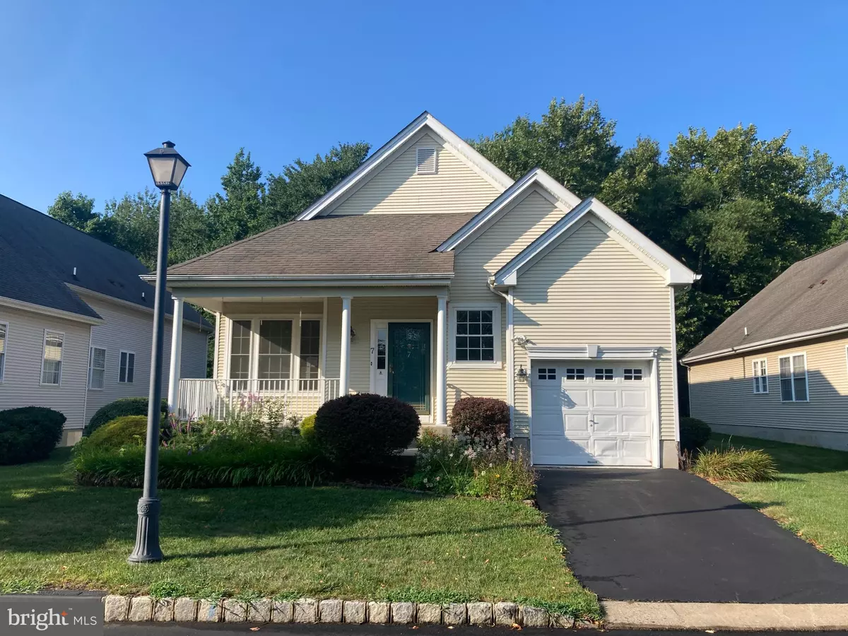 Hamilton, NJ 08690,7 SWALLOW DR