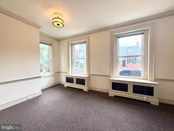 Lancaster, PA 17602,130 E CHESTNUT ST