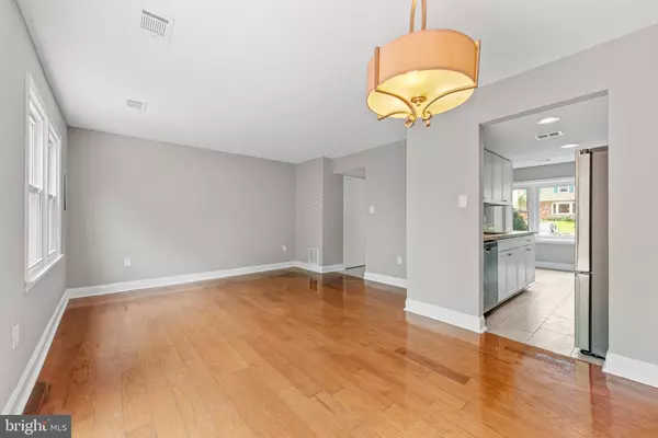 Manassas, VA 20110,9015 MILES PL