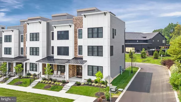 Newtown Square, PA 19073,337 HORSESHOE TRL