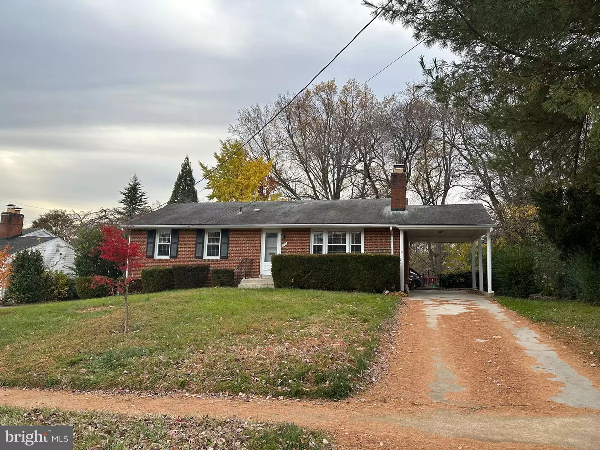 Annandale, VA 22003,7715 HERITAGE DR