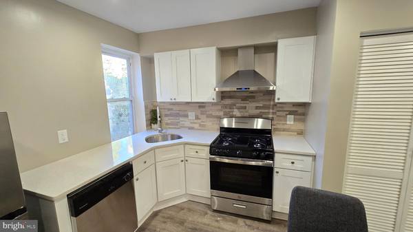 Philadelphia, PA 19107,1233 PINE ST #3
