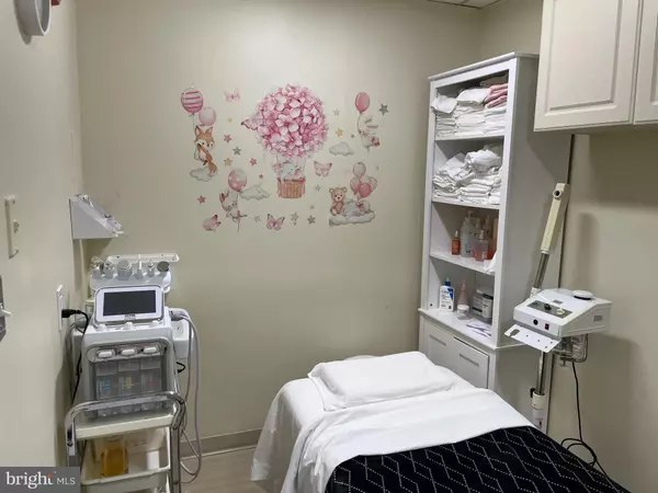 Gaithersburg, MD 20877,501 N FREDERICK AVE #101