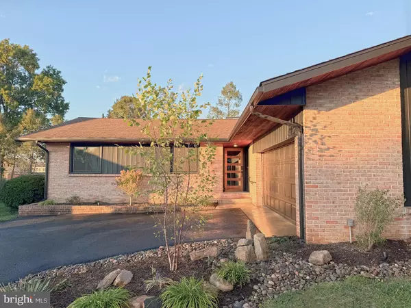 Reading, PA 19609,1603 DOGWOOD DR