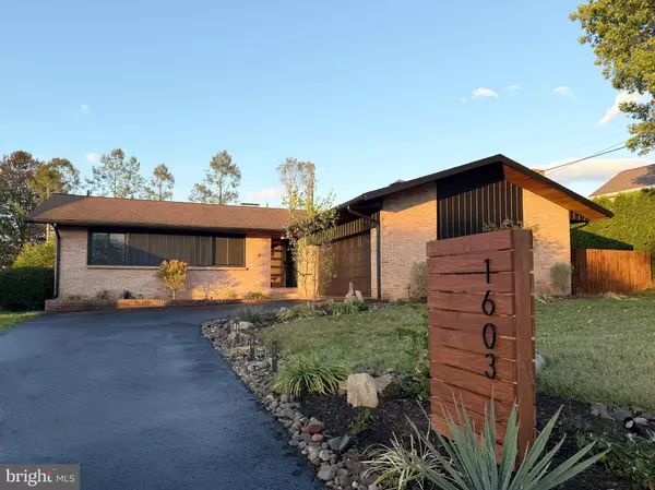 1603 DOGWOOD DR, Reading, PA 19609