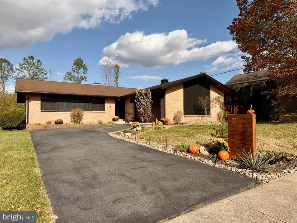 Reading, PA 19609,1603 DOGWOOD DR