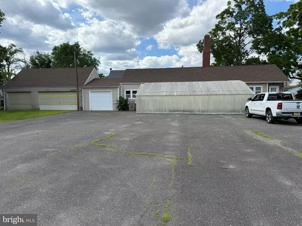 1530 S DELAWARE ST, Paulsboro, NJ 08066