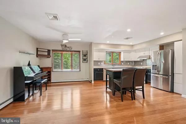 Norristown, PA 19403,14 WOODSEDGE RD