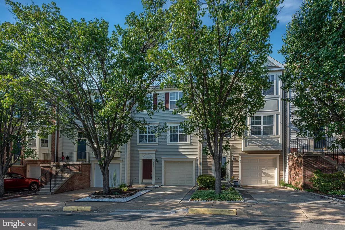 Leesburg, VA 20176,508 KALMIA SQ NE