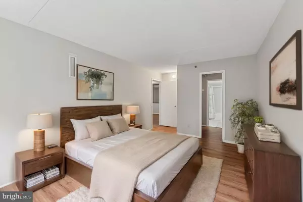 Alexandria, VA 22304,5911 EDSALL RD #403