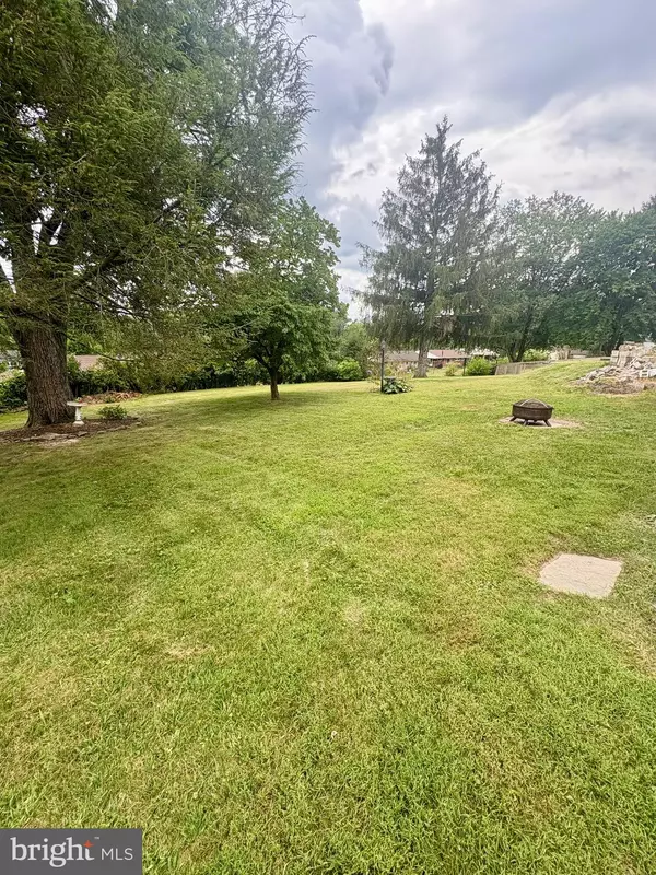 Dover, PA 17315,2482 BERKSHIRE LN