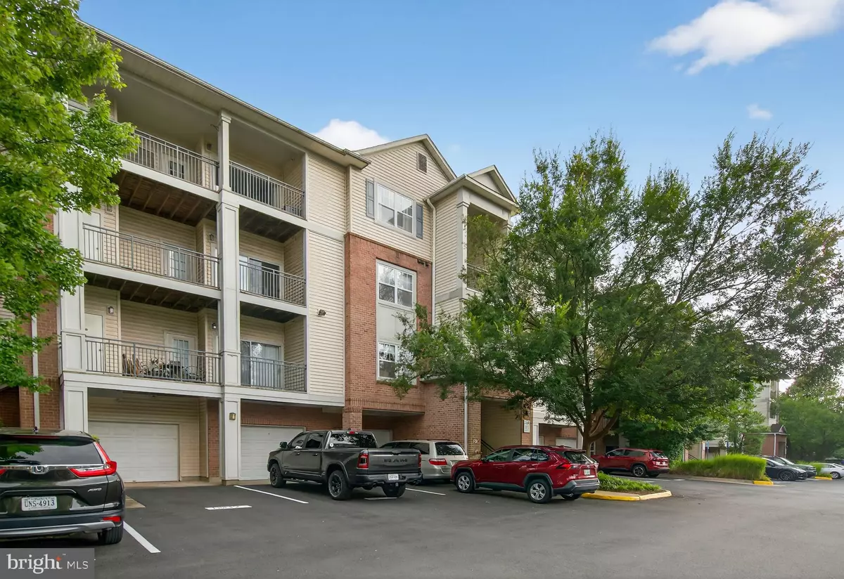 Fairfax, VA 22030,12148 GARDEN GROVE CIR #403