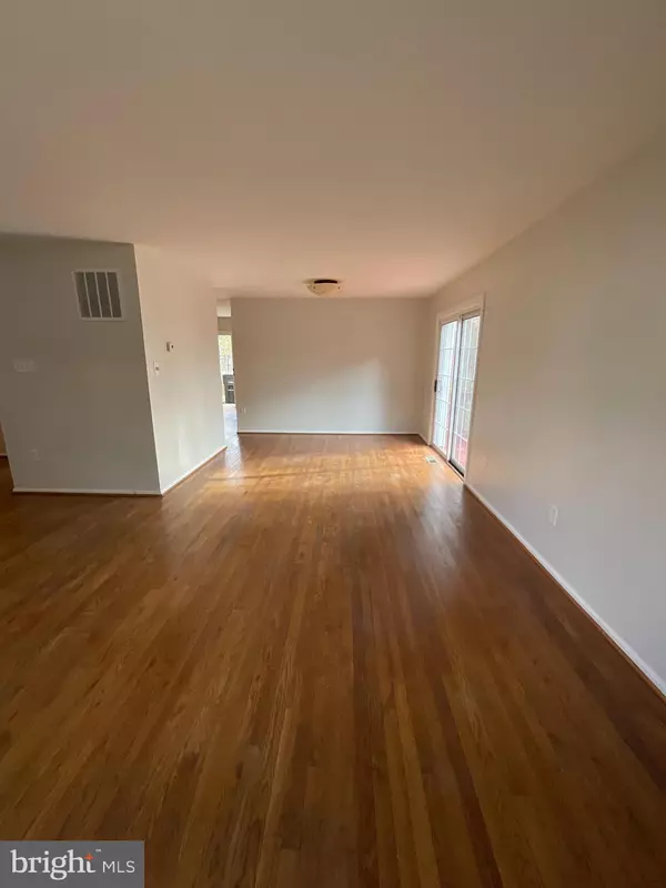 Lanham, MD 20706,6901 WOODSTREAM LN