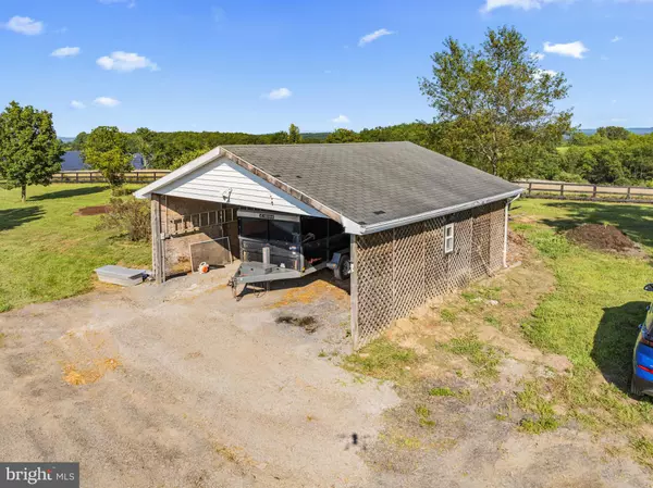 Augusta, WV 26704,995 FORD HILL RD