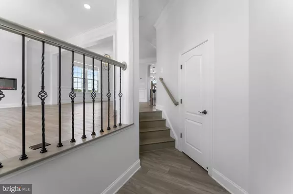Woodbridge, VA 22193,15310 BALLERINA LOOP