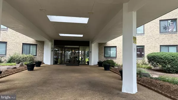 Hyattsville, MD 20782,3450 TOLEDO TER #620