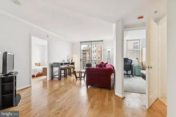 Arlington, VA 22203,3830 9TH ST N #604E
