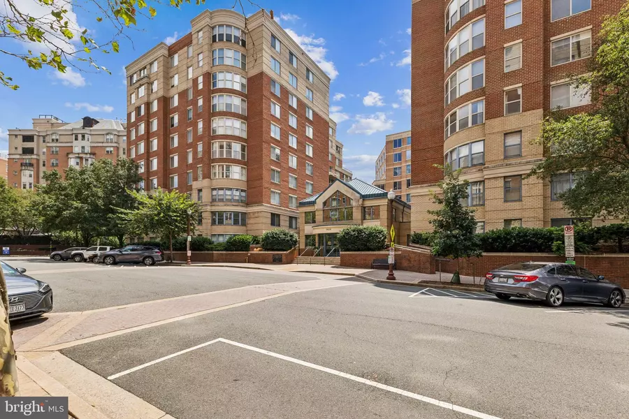 3830 9TH ST N #604E, Arlington, VA 22203
