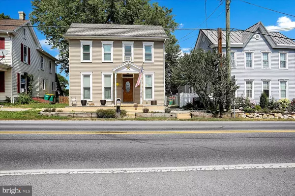 410 WALNUT ST, Boiling Springs, PA 17007