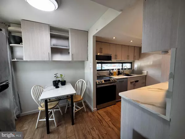 Philadelphia, PA 19154,3850-00 WOODHAVEN RD #907