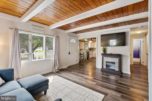 215 FLORENCE AVE, Westville, NJ 08093