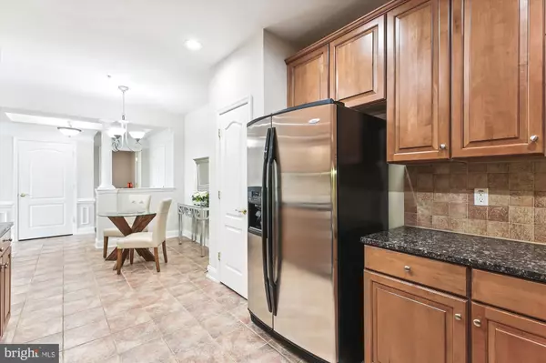 Rockville, MD 20850,327 KING FARM BLVD #308