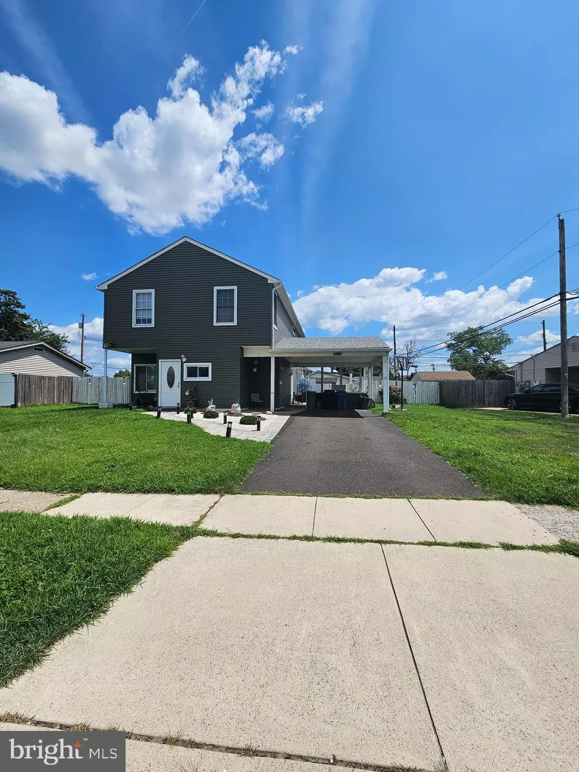 Levittown, PA 19055,12 CRESCENT LN