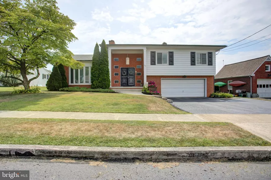 511 HAMILTON AVE, Waynesboro, PA 17268