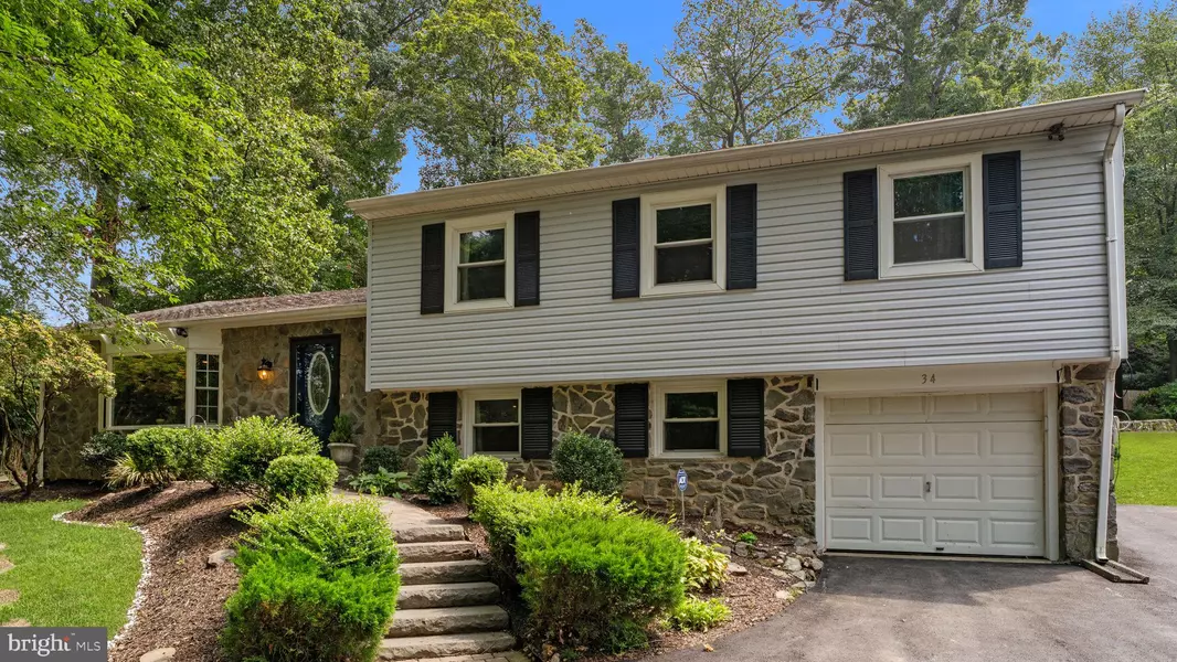 34 E KNOWLTON RD, Media, PA 19063