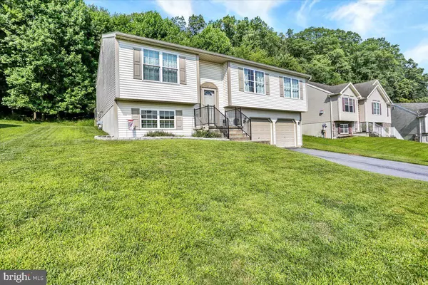 Temple, PA 19560,1017 SAYLOR DR