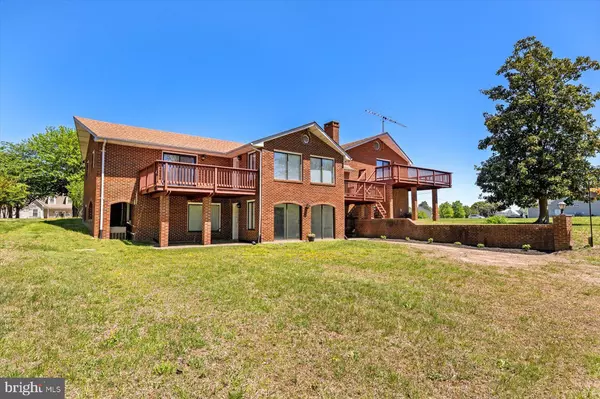 Montross, VA 22520,198 CANOE PL