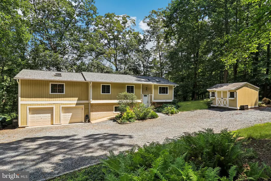 8023 LAKE DR, Manassas, VA 20111