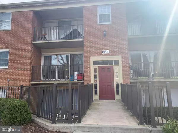884 COLLEGE PKWY #303, Rockville, MD 20850