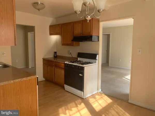 Rockville, MD 20850,884 COLLEGE PKWY #303