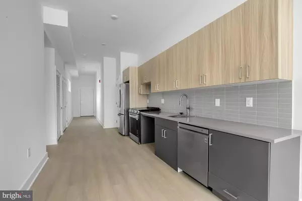 Philadelphia, PA 19122,1731 TILGHMAN ST #207