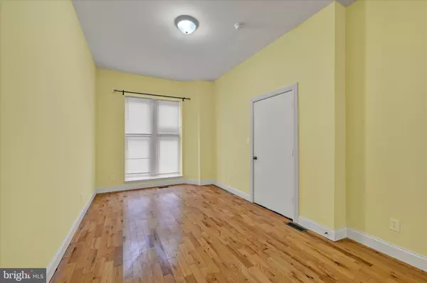 Baltimore, MD 21202,221 E LAFAYETTE AVE