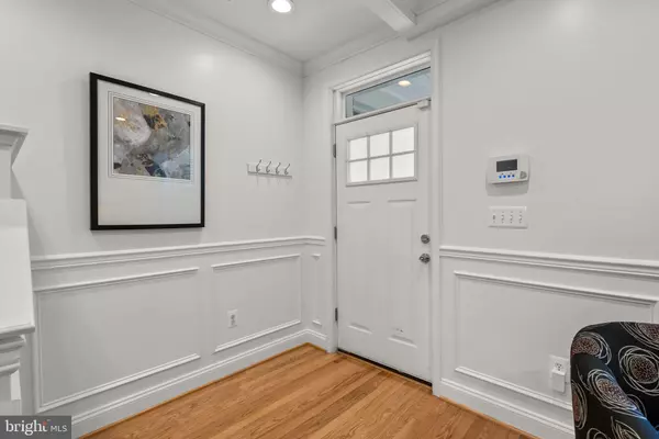 Washington, DC 20011,925 DECATUR ST NW