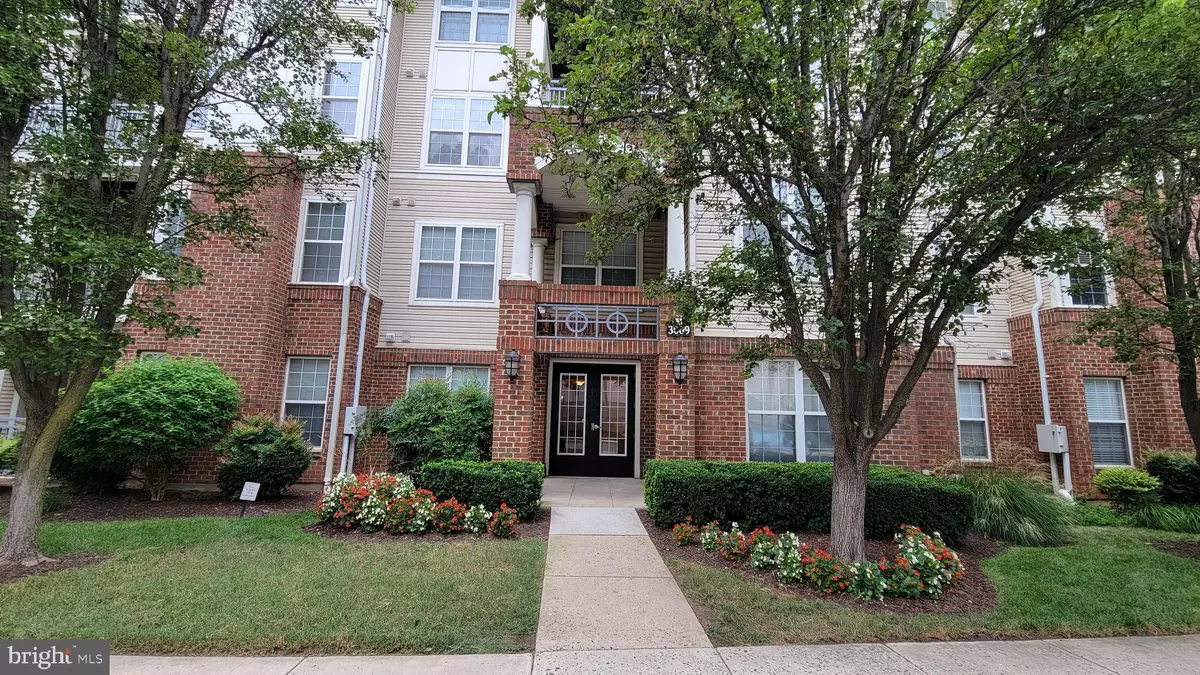 Falls Church, VA 22042,3009 NICOSH CIR #4301
