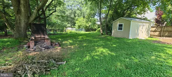 Alexandria, VA 22306,8120 HOLLAND RD