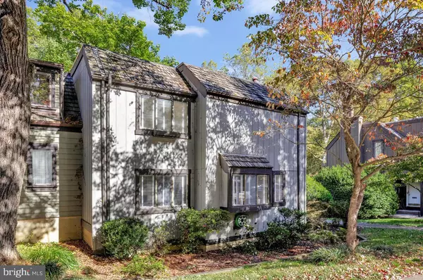 Reston, VA 20190,1526 PARK GLEN CT