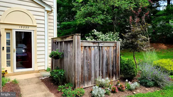 Germantown, MD 20874,13230 MEANDER COVE DR #44