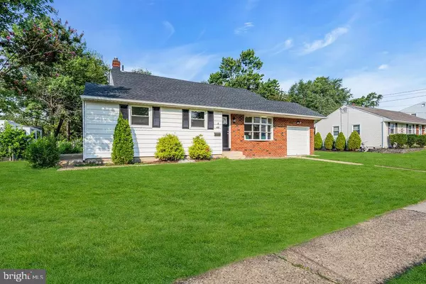 328 ITHACA AVE, Delran, NJ 08075
