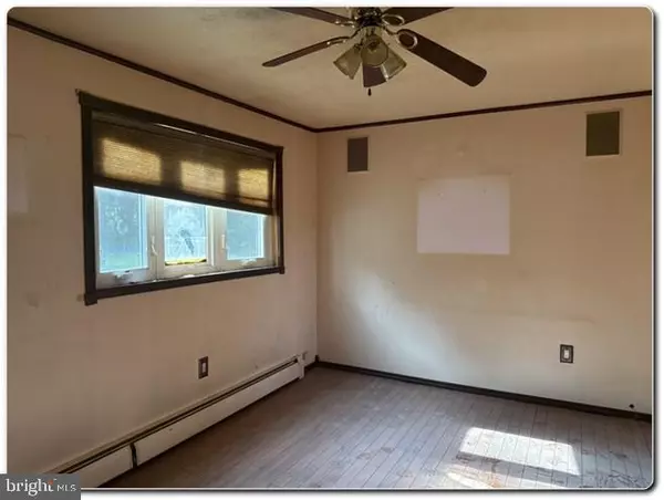 Williamstown, NJ 08094,1146 VIOLET AVE