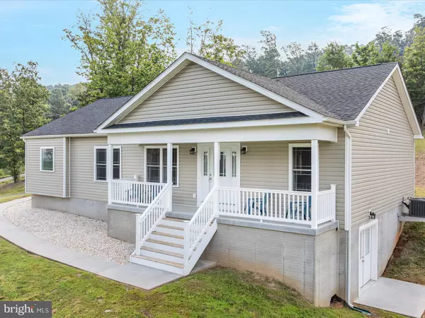 54 CHIWEENY LN, Hedgesville, WV 25427