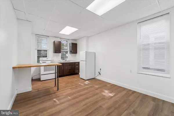 Philadelphia, PA 19145,2021 S 22ND ST #2