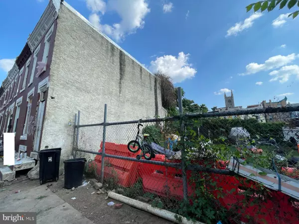 Philadelphia, PA 19133,914 W SILVER ST