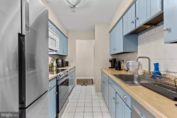 Enola, PA 17025,810 CHARLOTTE WAY #202