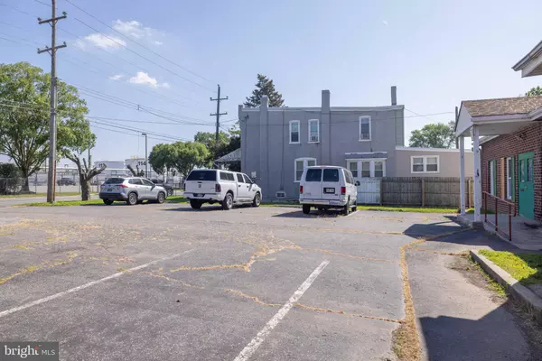 Marcus Hook, PA 19061,4242 POST RD