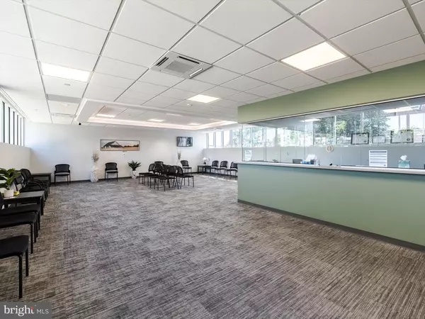 Philadelphia, PA 19120,520 W ROOSEVELT BLVD