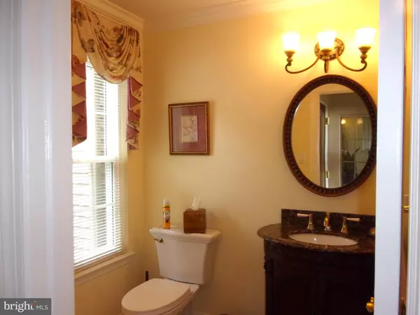 Berlin, NJ 08009,52 SMOKEY RUN DR